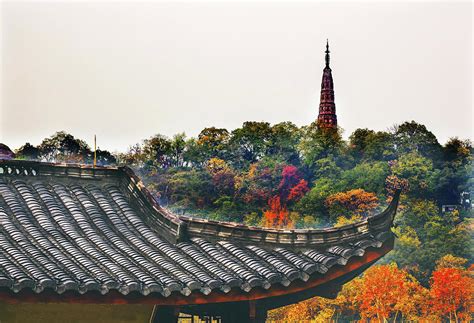 Der Baochu Pagode: Ein spirituelles Juwel mit Panoramablick!