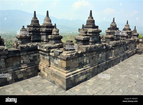  Der Candi Borobudur: Ein buddhistischer Prachtbau und UNESCO-Weltkulturerbe