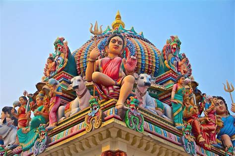 Der Sri Mariamman Tempel - Eine Oase der Spiritualität mitten im geschäftigen Kuala Lumpur!