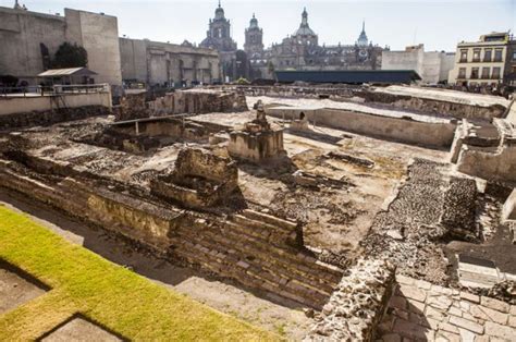 Die Templo Mayor! Ruinen einer aztekischen Zivilisation mitten im pulsierenden Mexiko-Stadt