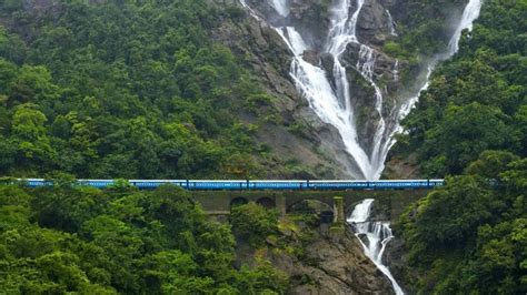 Die majestätischen Wasserfälle von Dudhsagar: Ein tosendes Naturschauspiel im Herzen Goa!