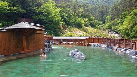 日光温泉宿ランキング：温泉と宇宙の関係を探る