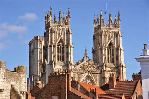  The York Minster: A Gothic Masterpiece and Architectural Wonder